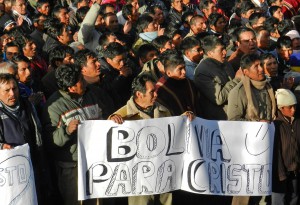 Christians gather during President Evo Morales’ first visit to Chacarillas in 2012. (Morning Star News)