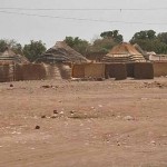 Thatched huts in Aweil, South Sudan. (Kebreker at German-language Wikipedia)
