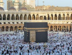 The Kaaba in Mecca, Saudi Arabia, subject of blasphemy in Pakistan. (Zakaryaamr at Wikipedia)