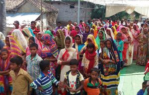 Christians gather in Jalalabad village, Uttar Pradesh, before their numbers decreased after deprivation of water. (Morning Star News)