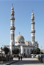 El-Arif Mosque in Sohag, Egypt. (Wikipedia, Roland Unger).