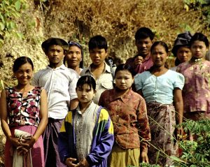 Chin people in unidentified area of Burma in 2007. (Wikipedia, Corto Maltese)