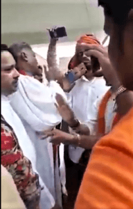Hindu extremists harass pastor Dasarath Pawar (second from left) in Madhuban Lawn, Varanasi District, Uttar Pradesh, India on Sept. 8, 2019. (Morning Star News)
