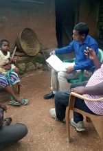 Bindi Munda receives visit from Jharkhand legal coordinator for Alliance Defending Freedom India regarding the killing of her husband. (Morning Star News)