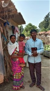 Pastor Munshi Devu Tado with wife and child in Gadchiroli District, Maharashtra, India. (Morning Star News)