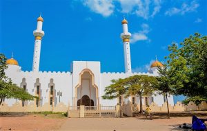 Minna Central Mosque in Minna, Niger state. (Baleegraphy, Creative Commons)