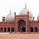 Badshahi Mosque in Lahore, Pakistan (Ali Imran, Creative Commons)