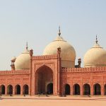 Badshahi Mosque, Lahore, Pakistan. (Romero Maia, Creative Commons)