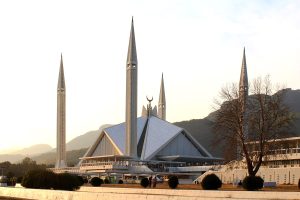 Faisal Mosque, Islamabad, Pakistan. (Alimrankdev, Creative Commons)