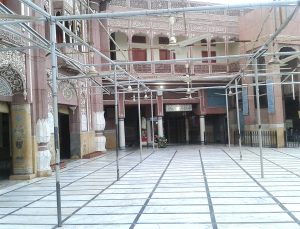 Interior of the Ghausia Mosque in Okara, Pakistan. (Sunni Person, Creative Commons)