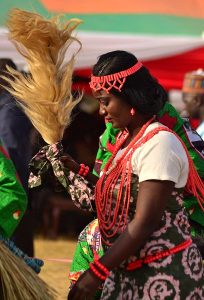 Woman in traditional attire in Bokkos LGA, Plateau state, Nigeria. (Dotun55, Creative Commons)