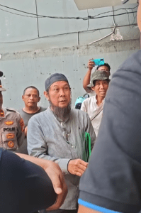 Muslims protest at site of church in commercial complex in Gerendeng Pulo village, Tangerang, Indonesia. (Screenshot from Instagram)