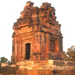 Early sixth century Dashavatara Hindu temple in Deogarh, Lalitpur District, Uttar Pradesh, India. (byron aihara, Creative Commons)