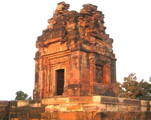 Early sixth century Dashavatara Hindu temple in Deogarh, Lalitpur District, Uttar Pradesh, India. (byron aihara, Creative Commons)