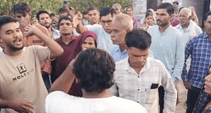 Hindu nationalists disrupt prayer service at grotto in Kalinjara village, Rajasthan, India. (Morning Star News screenshot from video)