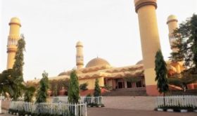 Sultan Bello Mosque in the city of Kaduna, Kaduna state, Nigeria. (Anasskoko, Creative Commons)