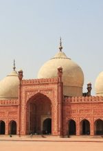 Badshahi Mosque, Lahore, Pakistan. (Romero Maia, Creative Commons)